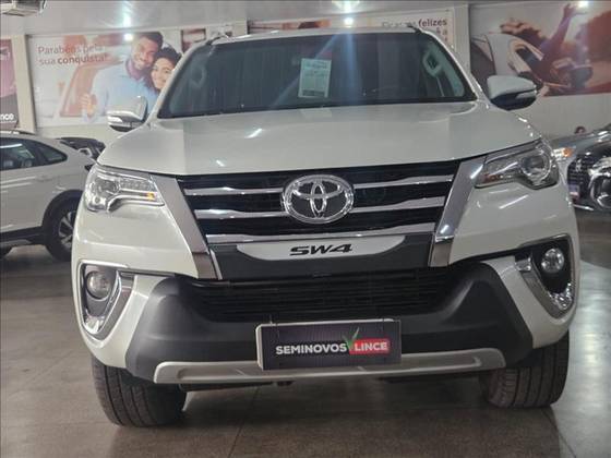 TOYOTA HILUX SW4 2.8 SRX 4X4 16V TURBO INTERCOOLER DIESEL 4P AUTOMÁTICO TOYOTA HILUX SW4 2.8 SRX 4X4 16V TURBO INTERCOOLER DIESEL 4P AUTOMÁTICO